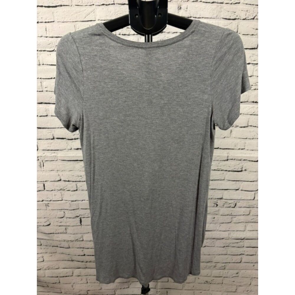 Hue Gray Short‑Sleeve Tee – Size Medium